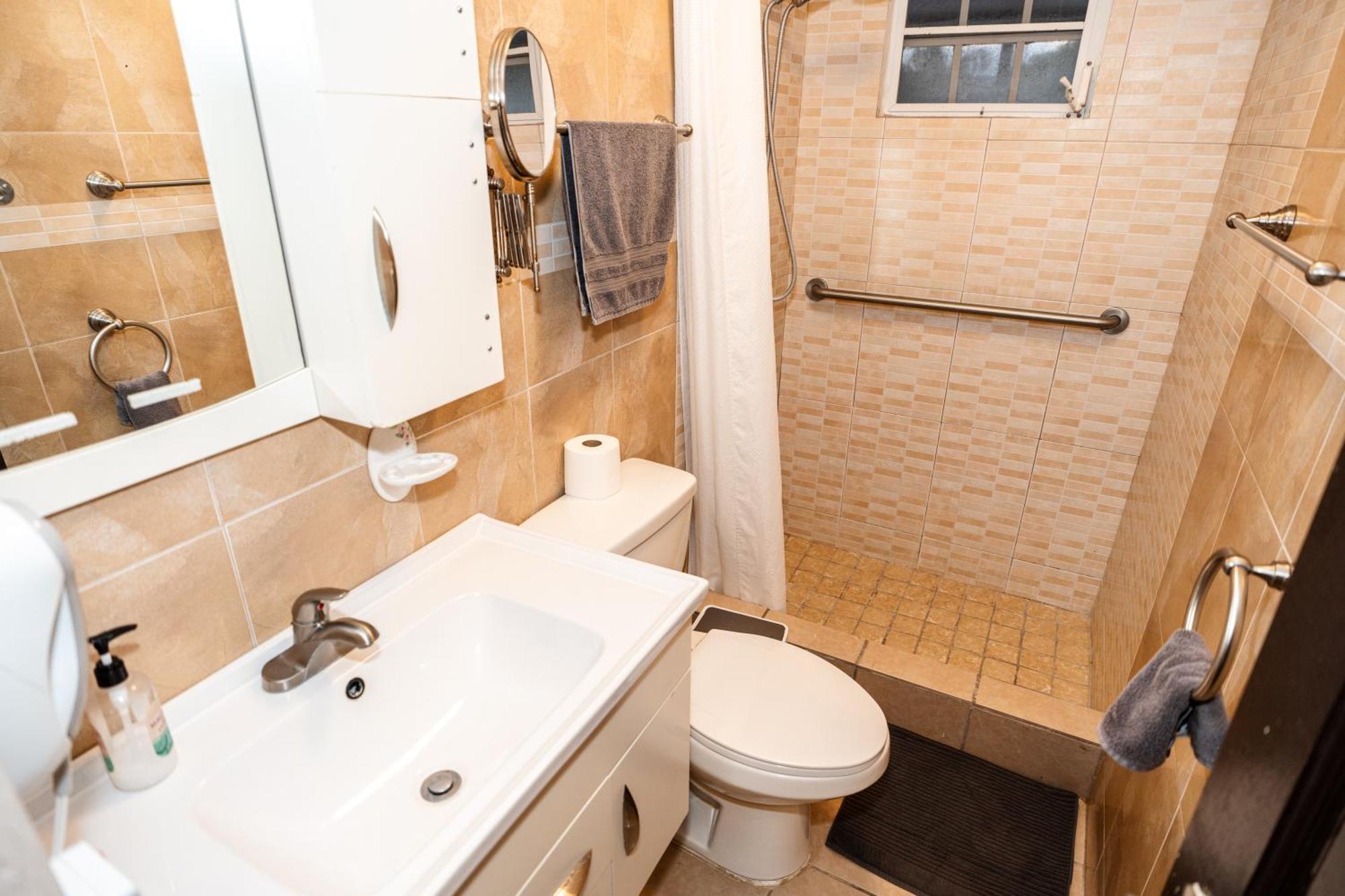 Apartamento Luxury Retreat With Private Jacuzzi And Mountain Views Free Parking Ponce Exterior foto