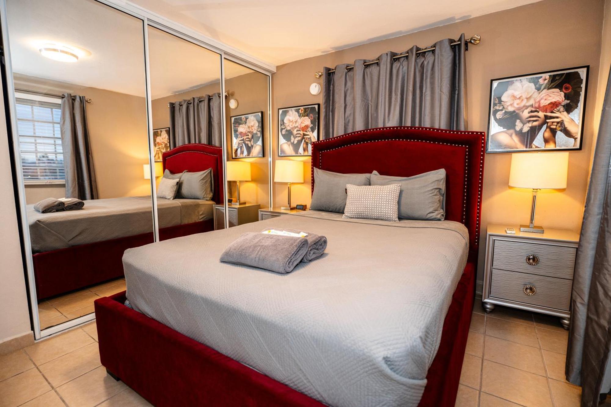 Apartamento Luxury Retreat With Private Jacuzzi And Mountain Views Free Parking Ponce Exterior foto