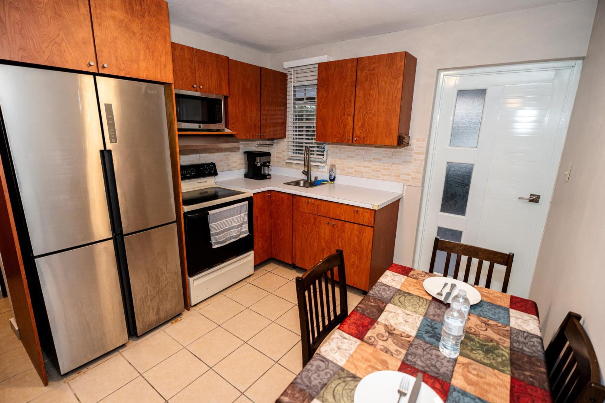 Apartamento Luxury Retreat With Private Jacuzzi And Mountain Views Free Parking Ponce Exterior foto