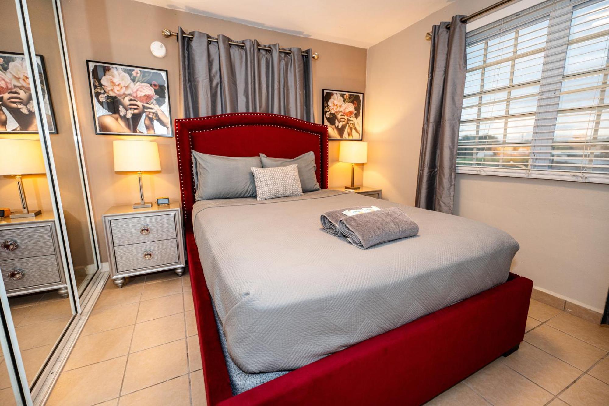 Apartamento Luxury Retreat With Private Jacuzzi And Mountain Views Free Parking Ponce Exterior foto